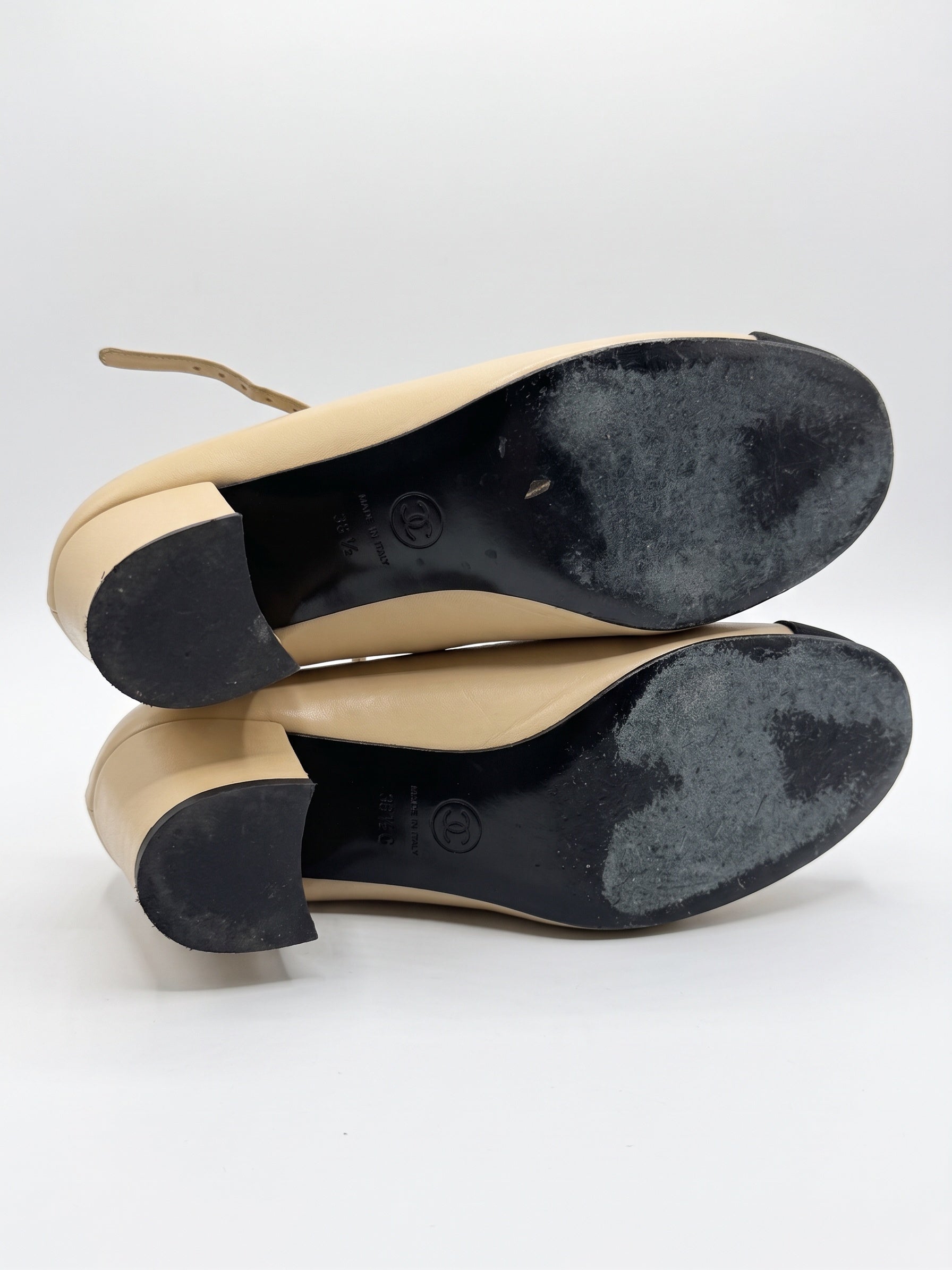 Chanel Beige Black Heels 38.5