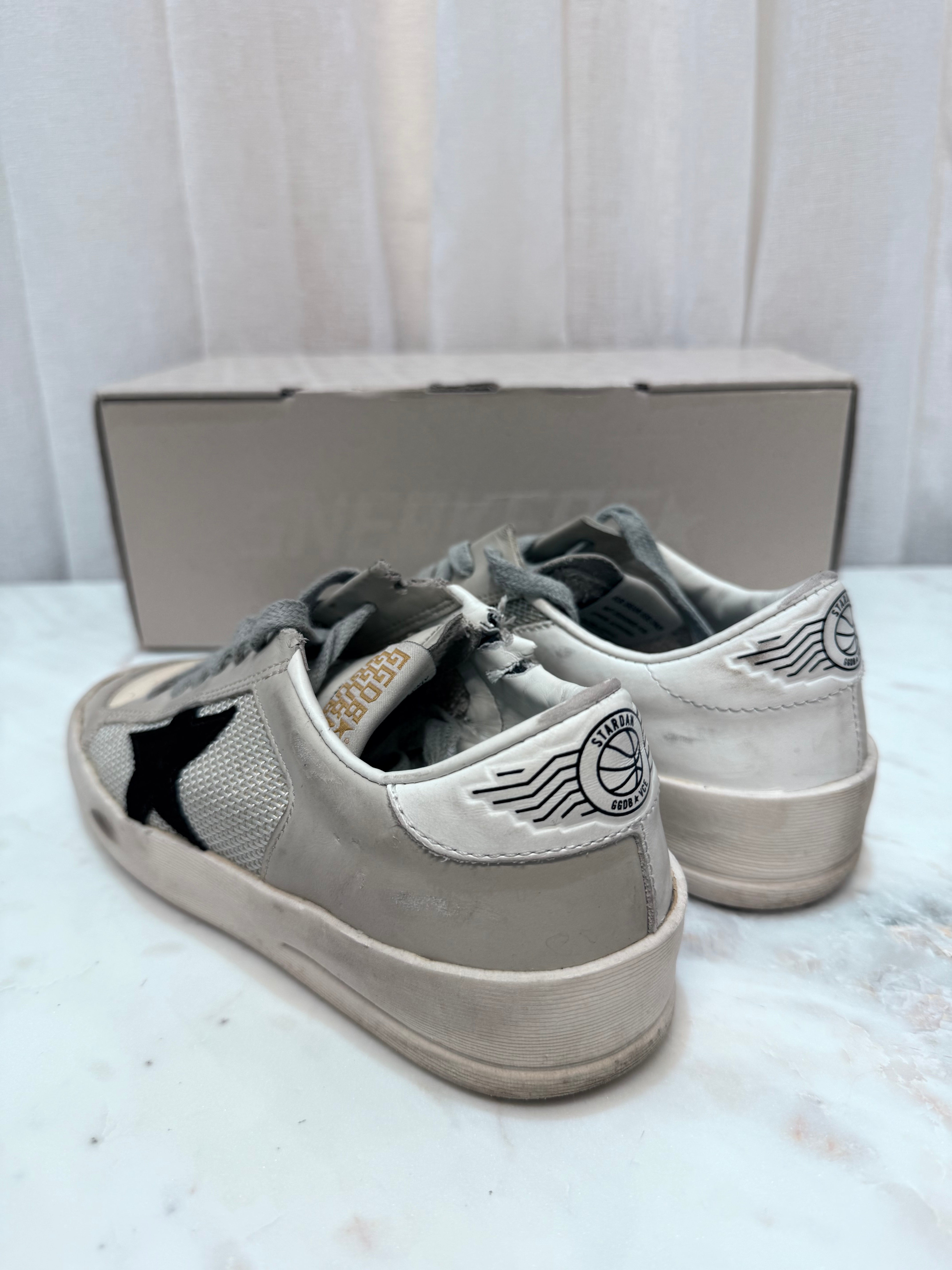 Golden Goose Wte/Nvy Sneakers 36
