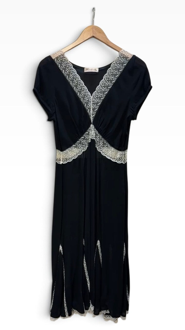 Moss & Spy Black Lace Dress 12 – preloved at STYLE/colab (photo 1 of 9)