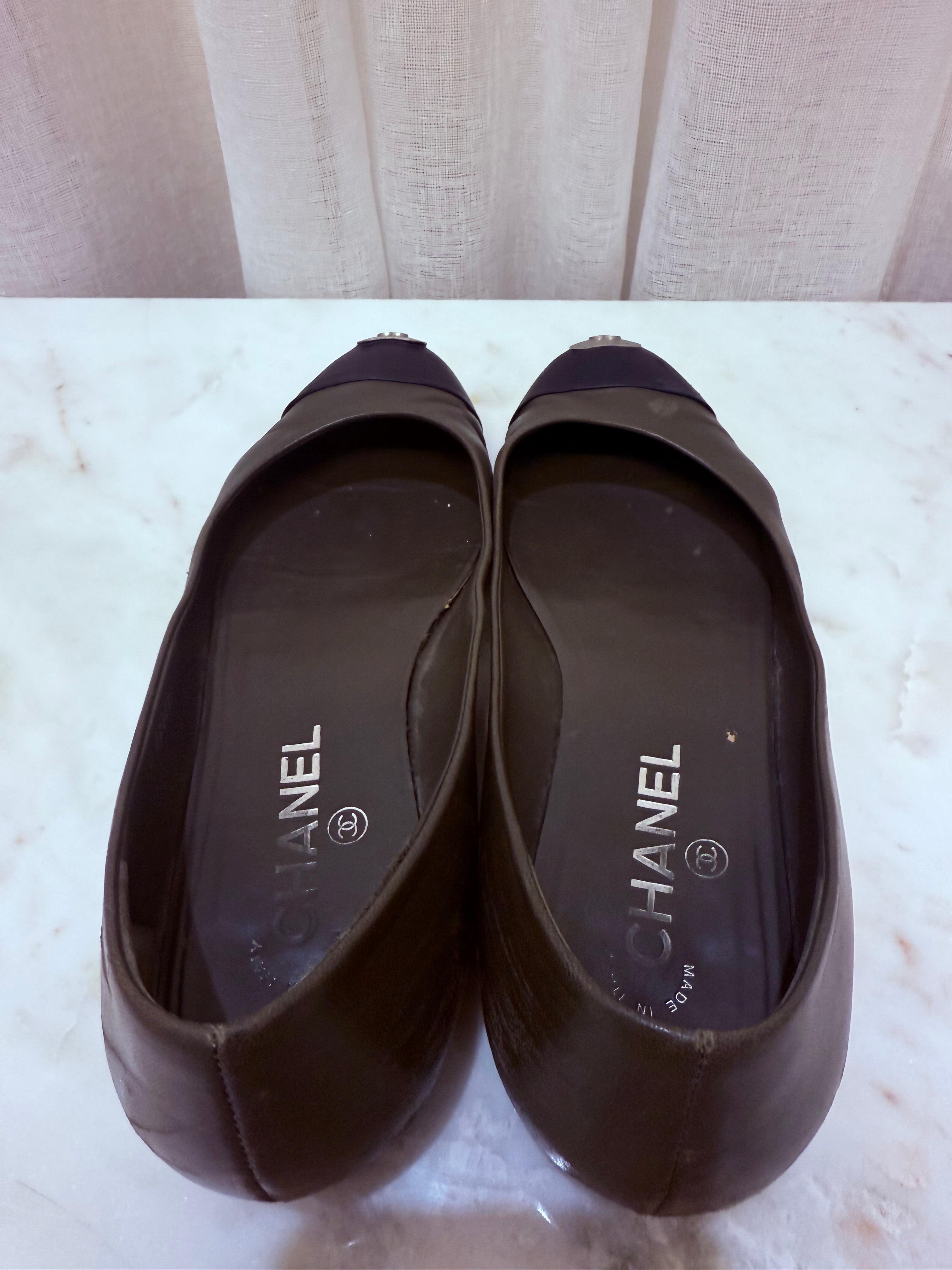 Chanel Khaki Flats 38.5