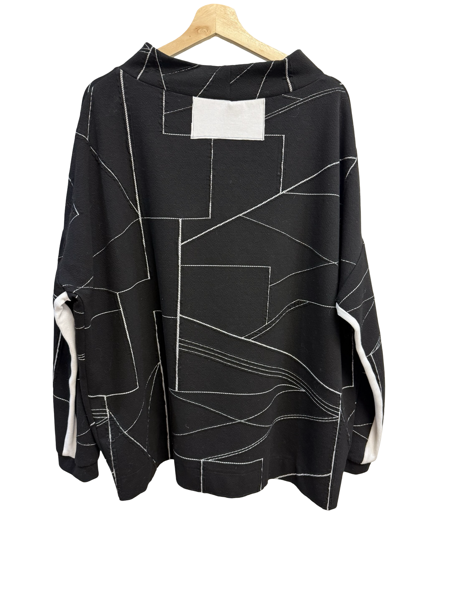 Vale & Ward Black/Wte Wool Top L