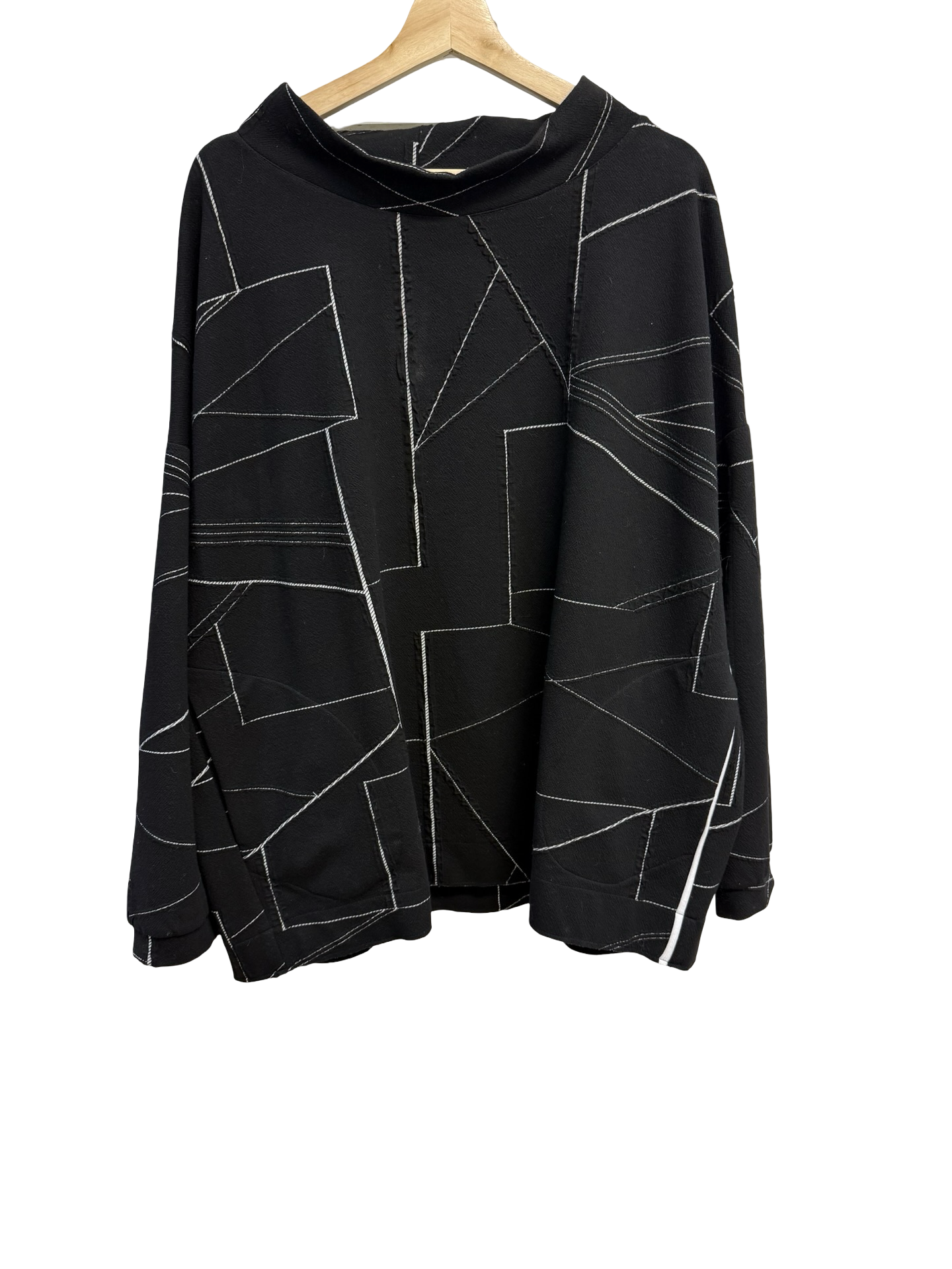 Vale & Ward Black/Wte Wool Top L