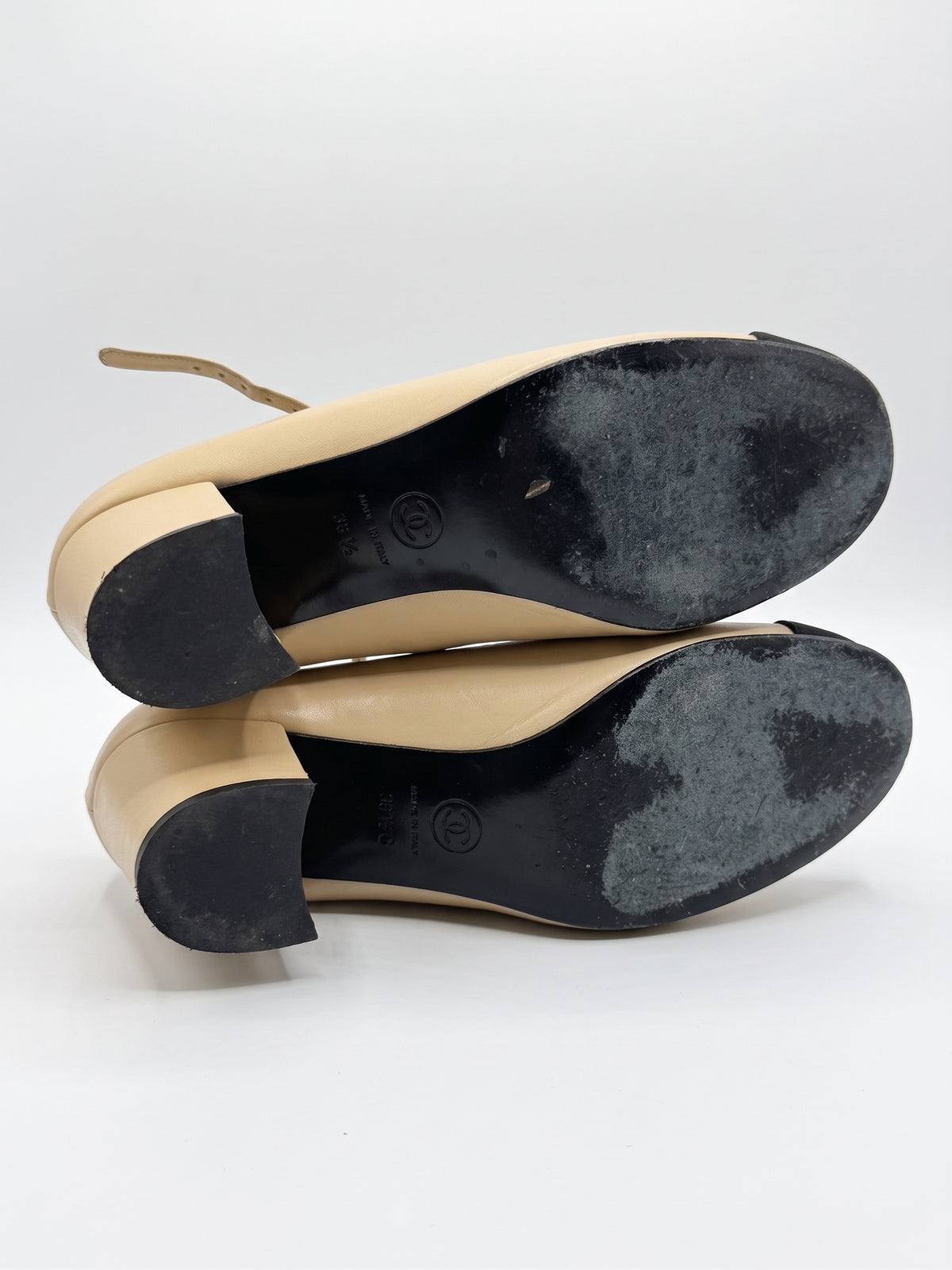 Chanel Beige Black Heels 38.5