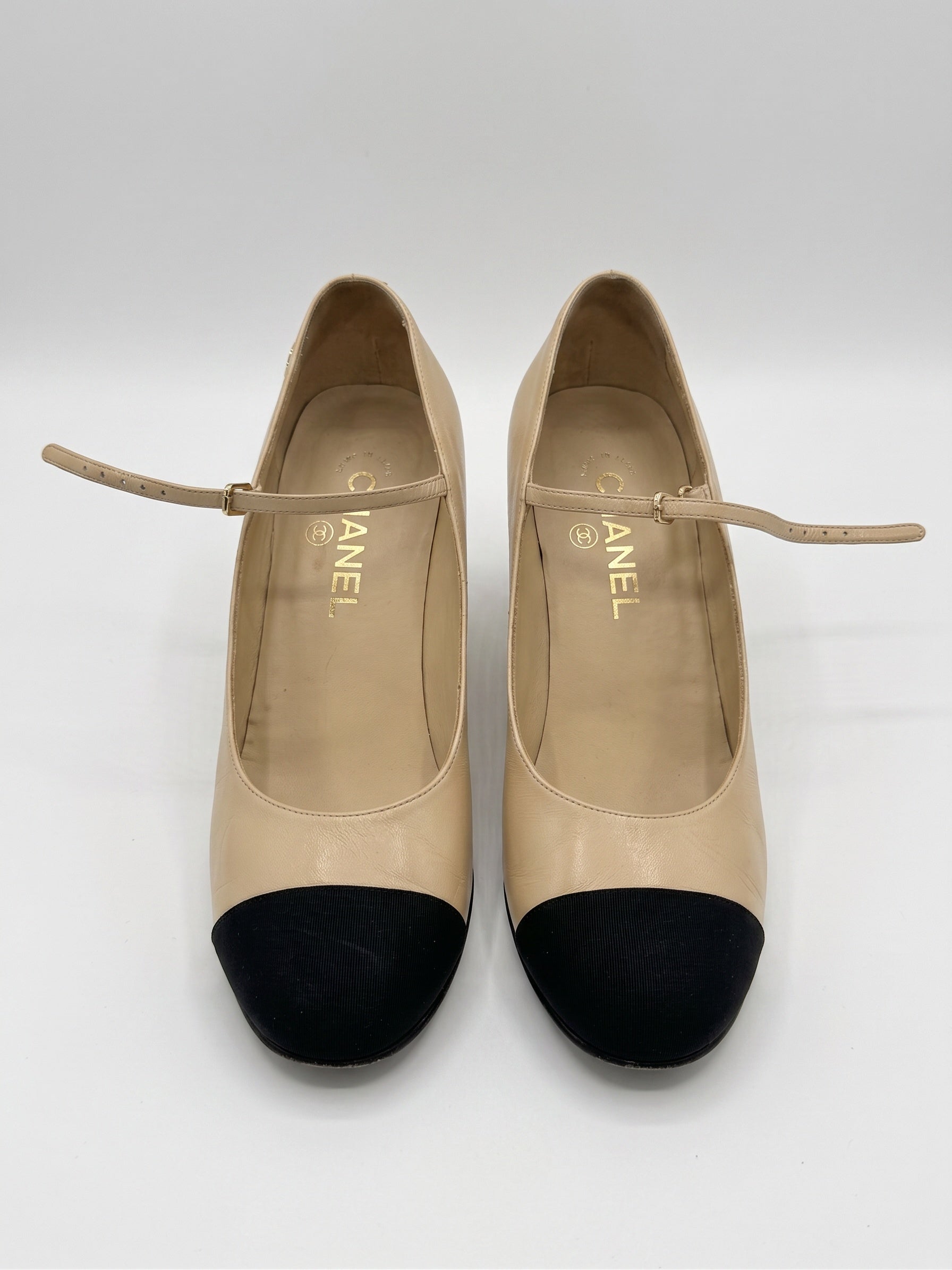 Chanel Beige Black Heels 38.5