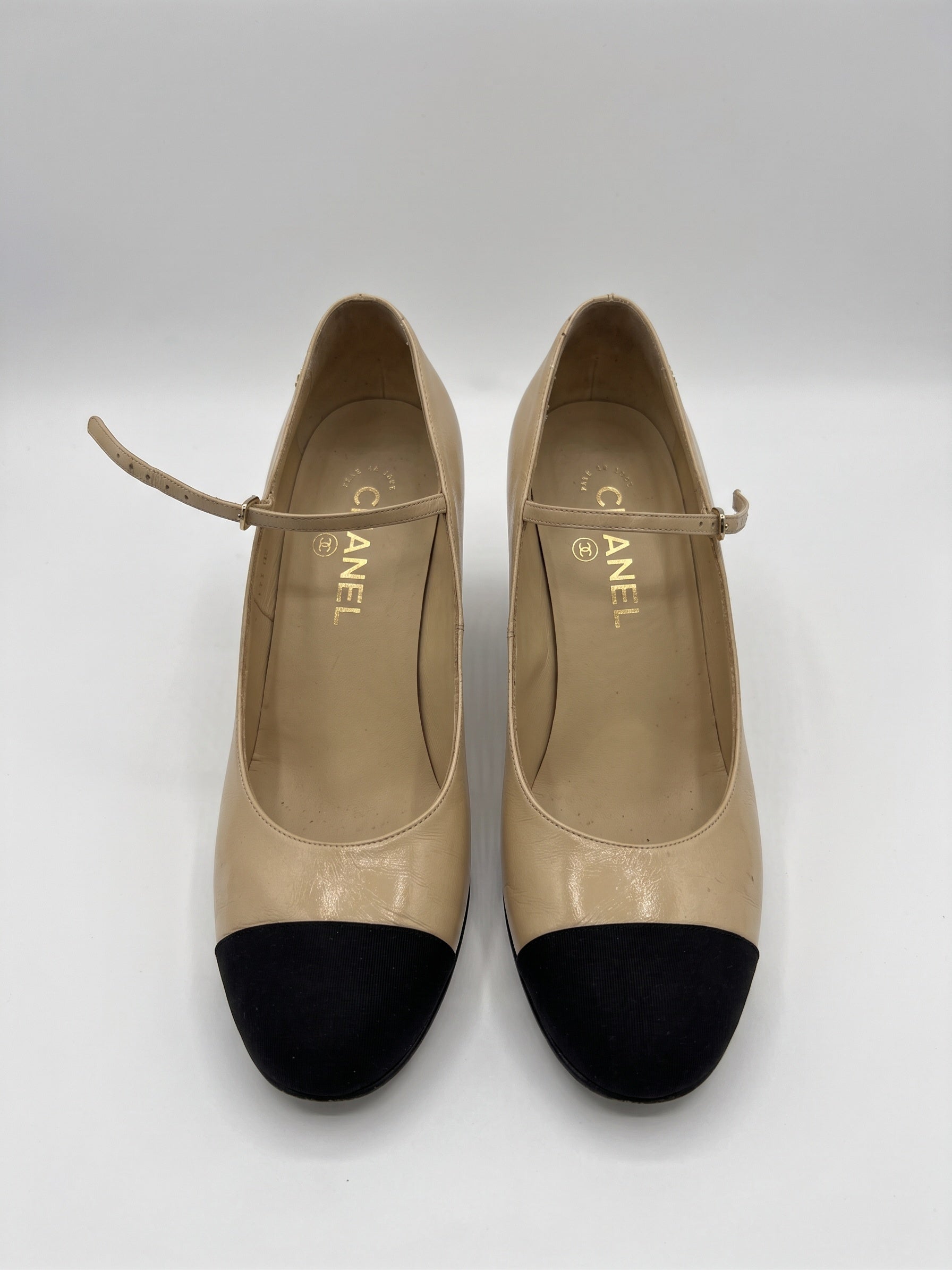 Chanel Beige Black Heels 38.5
