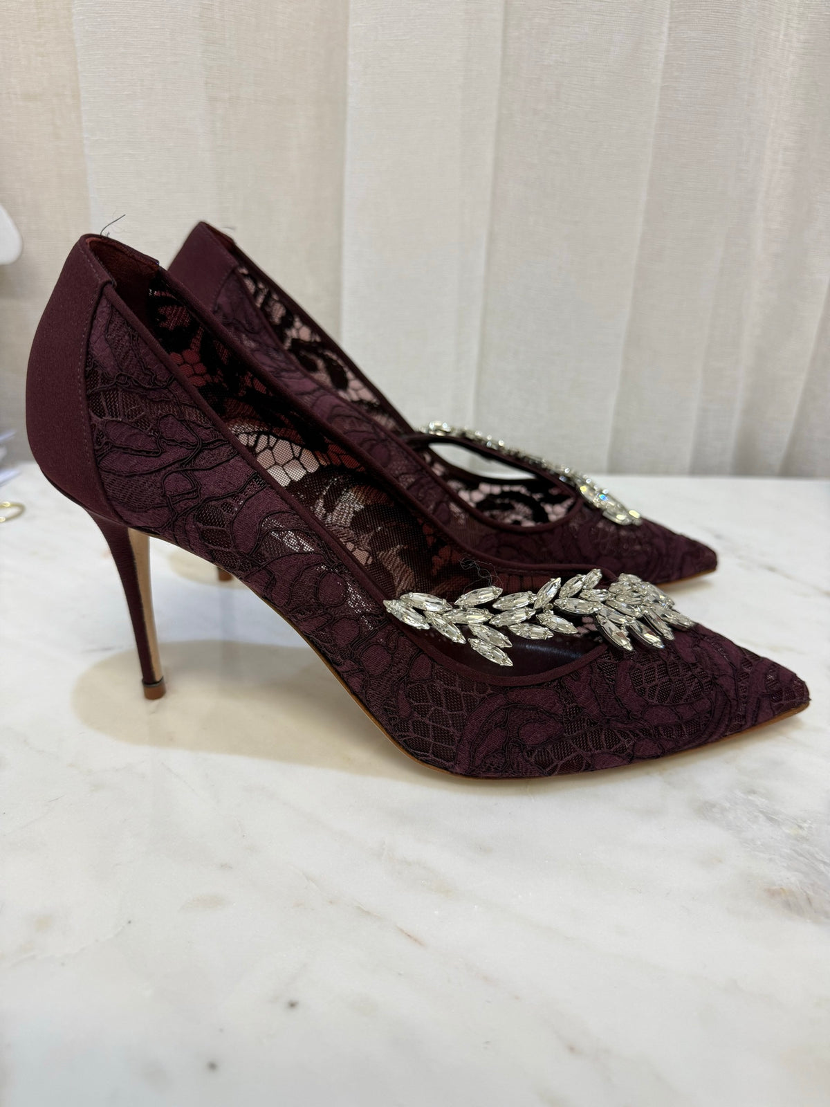 Manolo Blahnik Burgundy Lace Nadira Heels 38