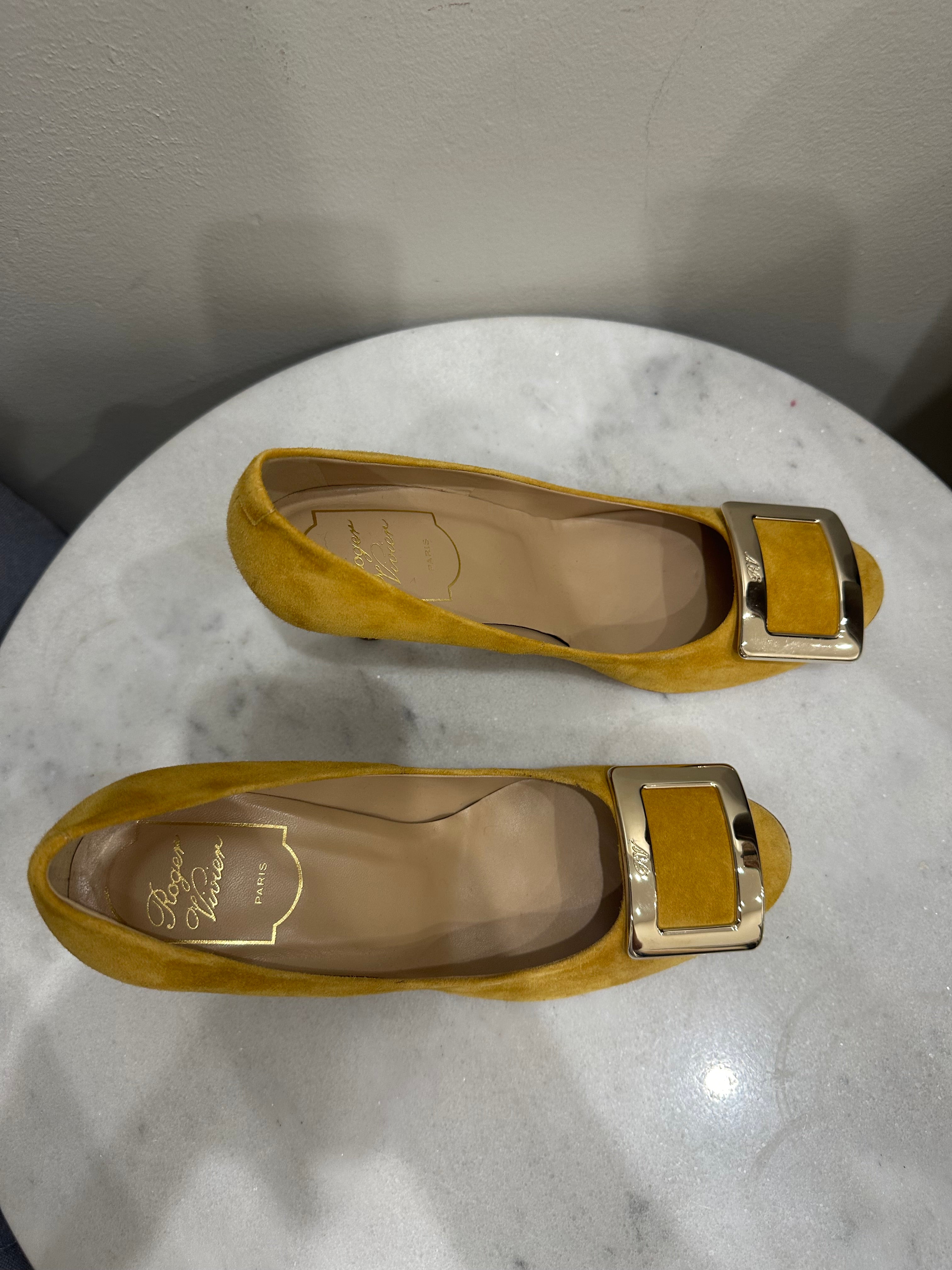 Roger Vivier Mustard Heels 36