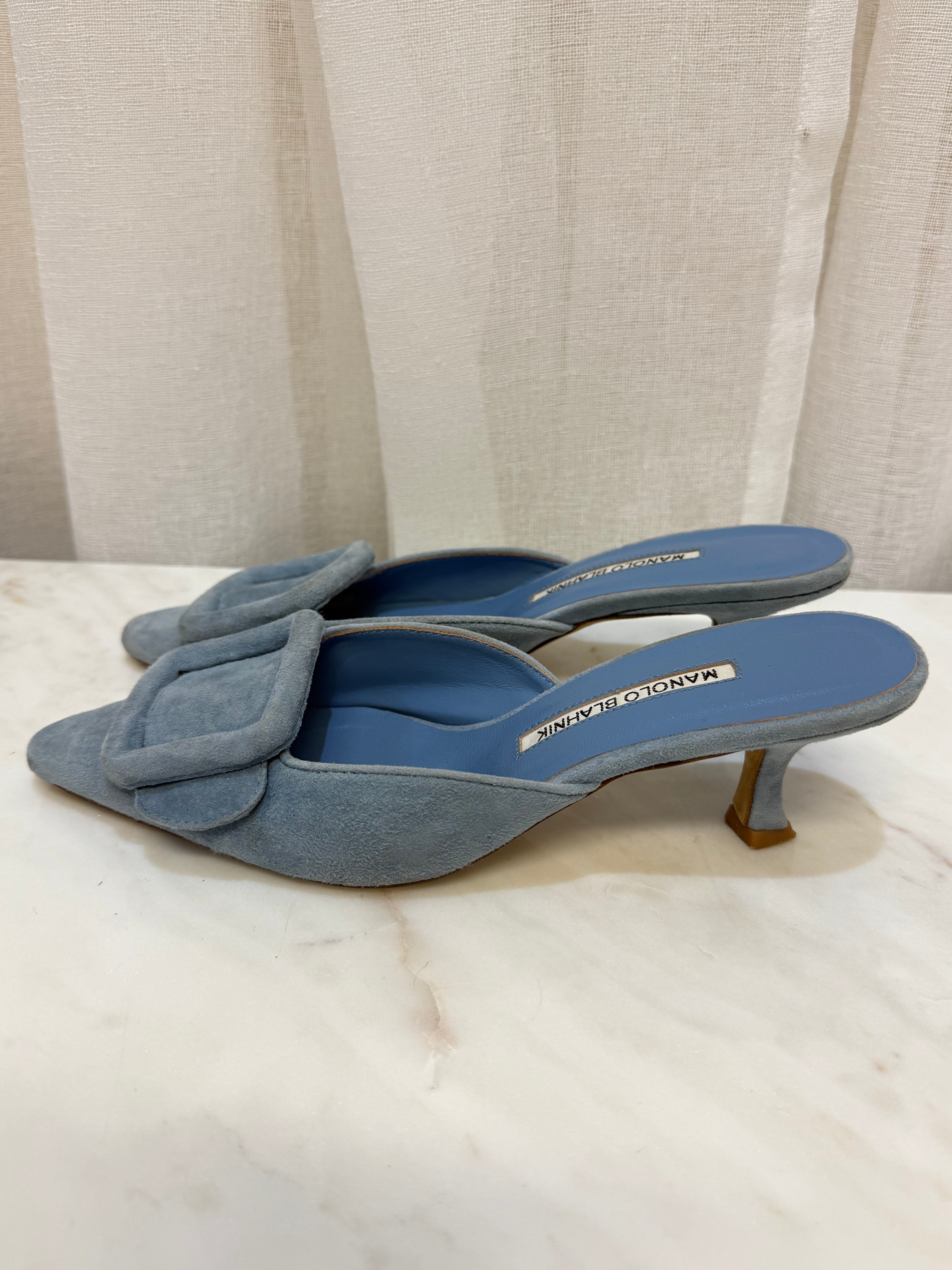 MANOLO BLAHNIK Pale Blue Mules 35