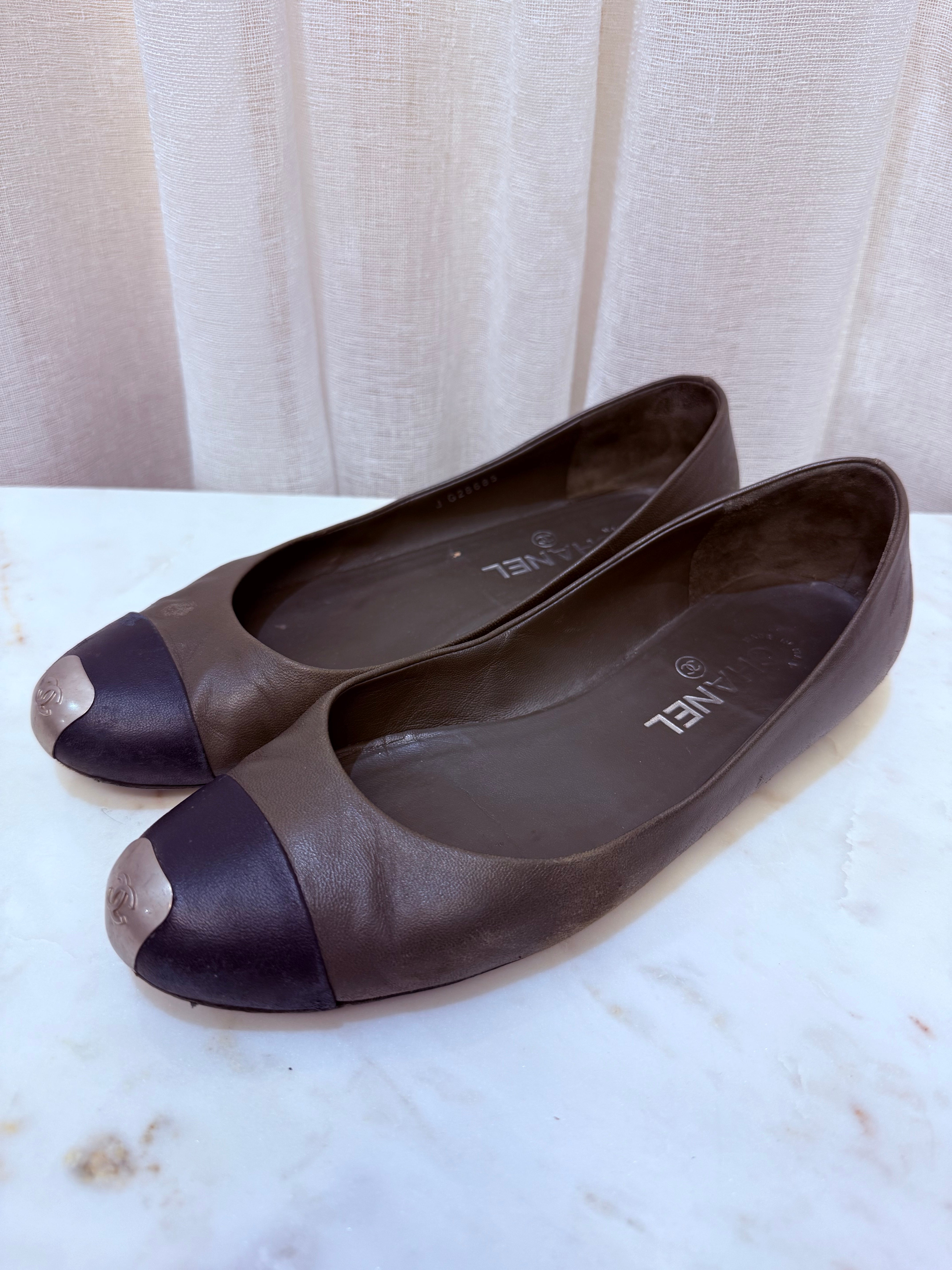 Chanel Khaki Flats 38.5