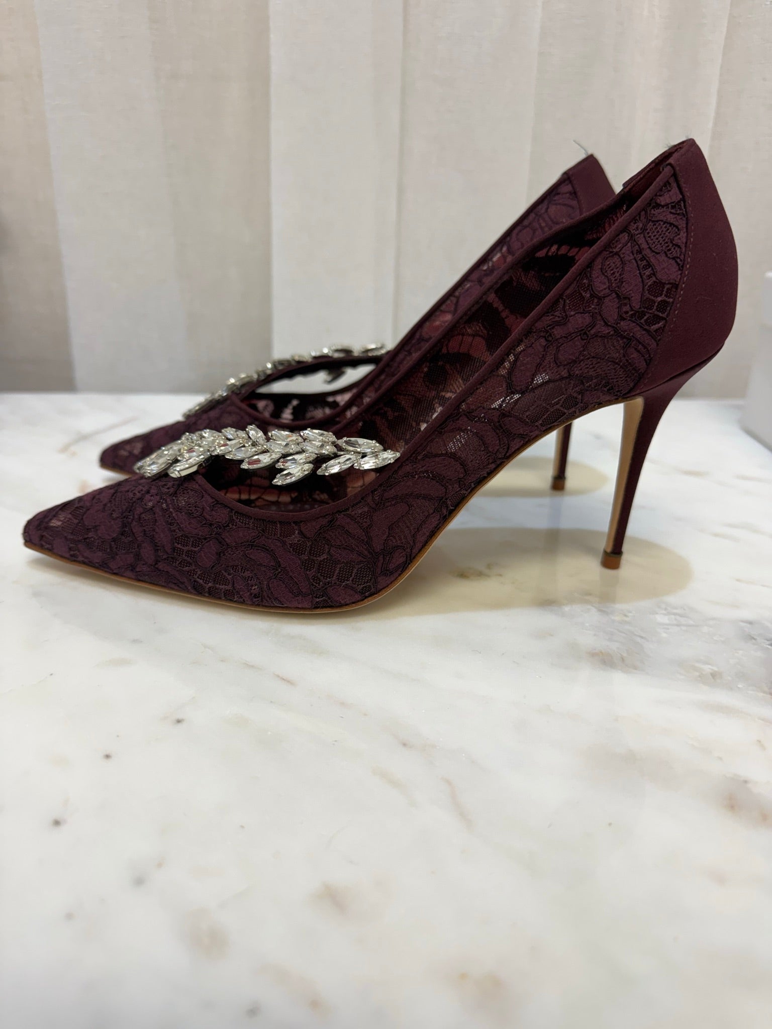 Manolo Blahnik Burgundy Lace Nadira Heels 38