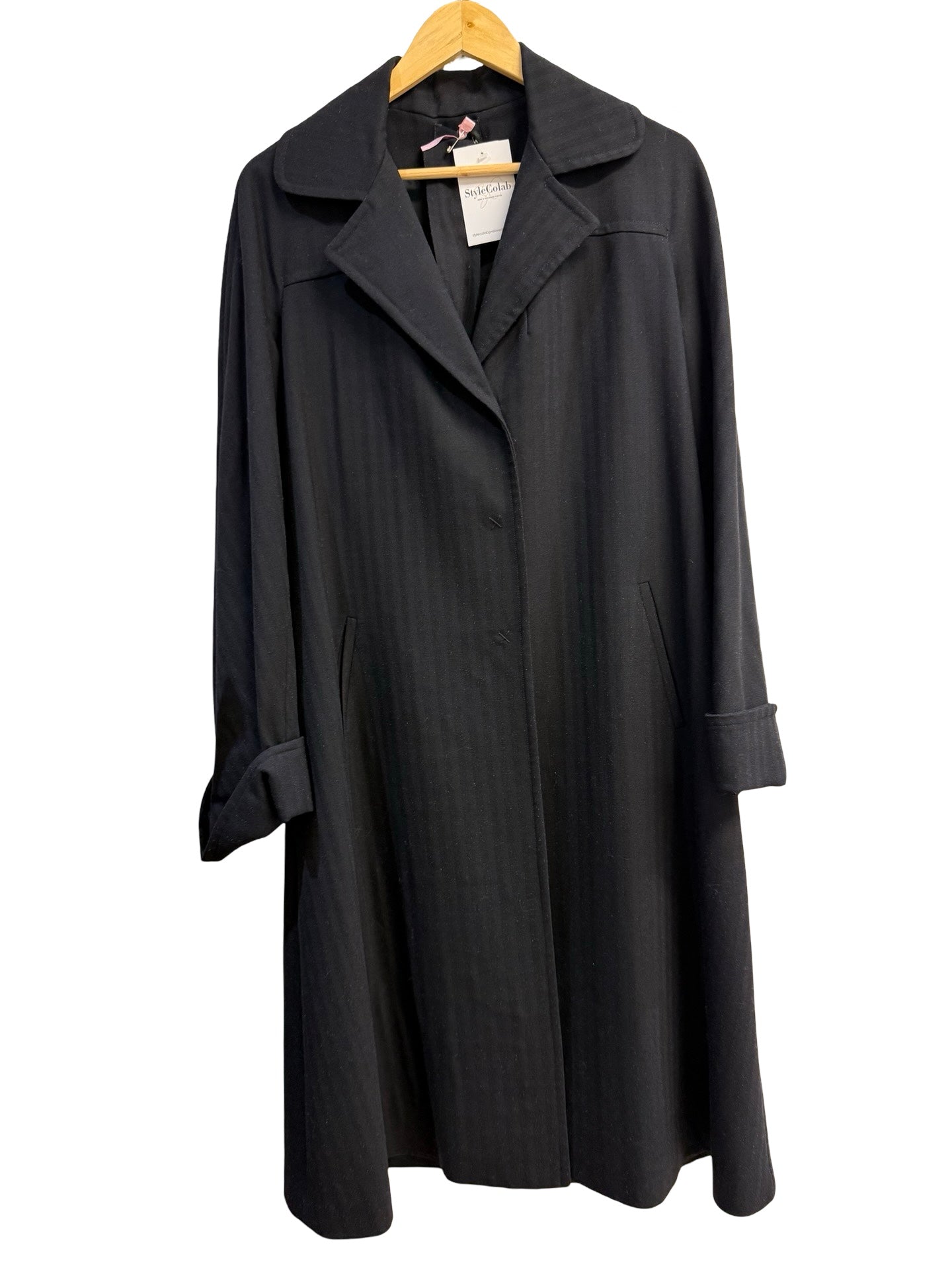 Victoria Loftes Black Coat 12