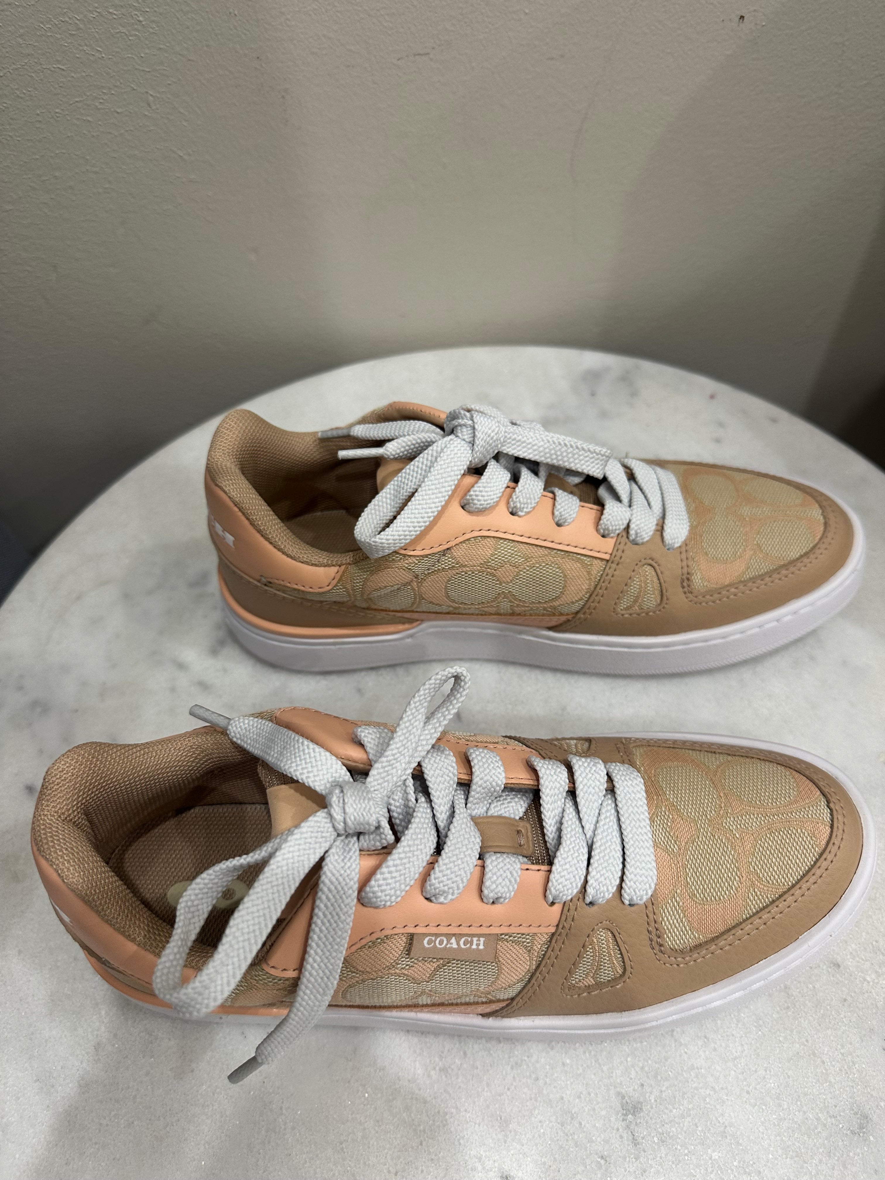 Coach Peach Low Top Sneaker 36.5