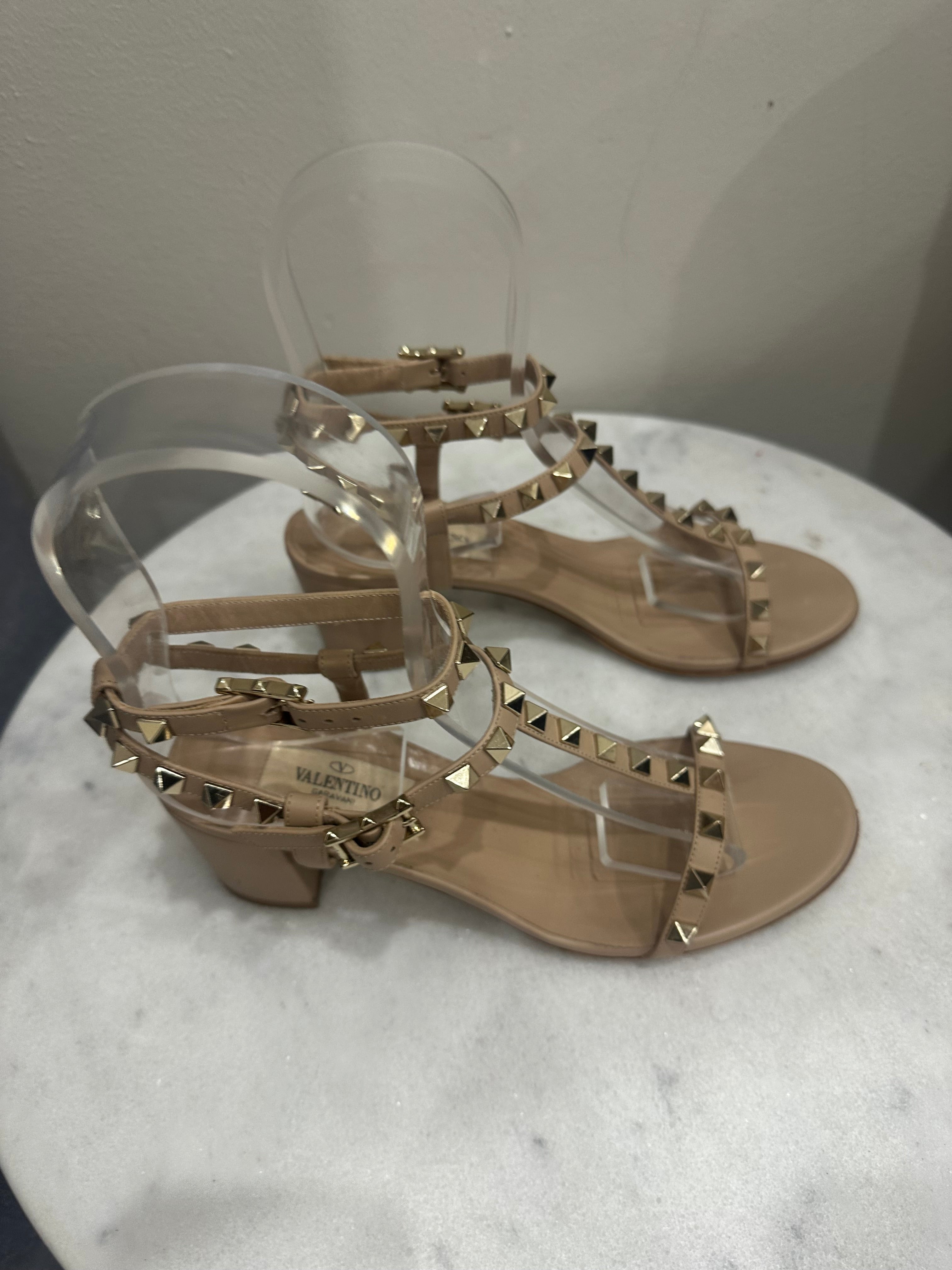 VALENTINO Nude Rockstud Heels 37