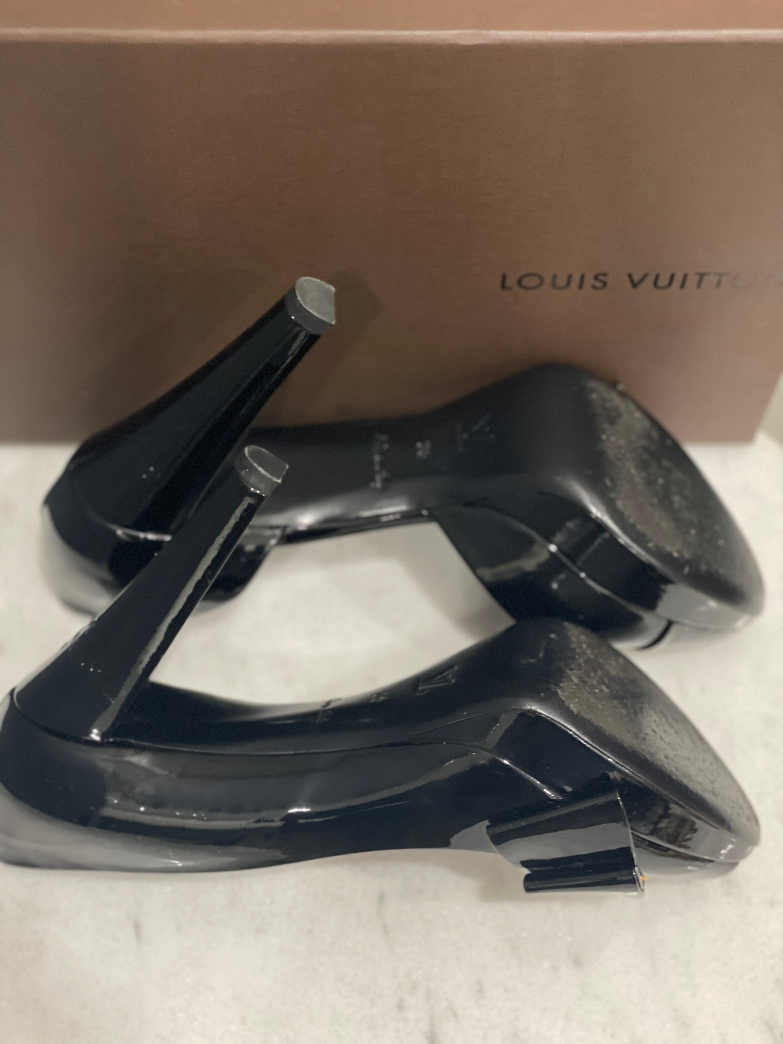 Louis Vuitton Blk Pump 38