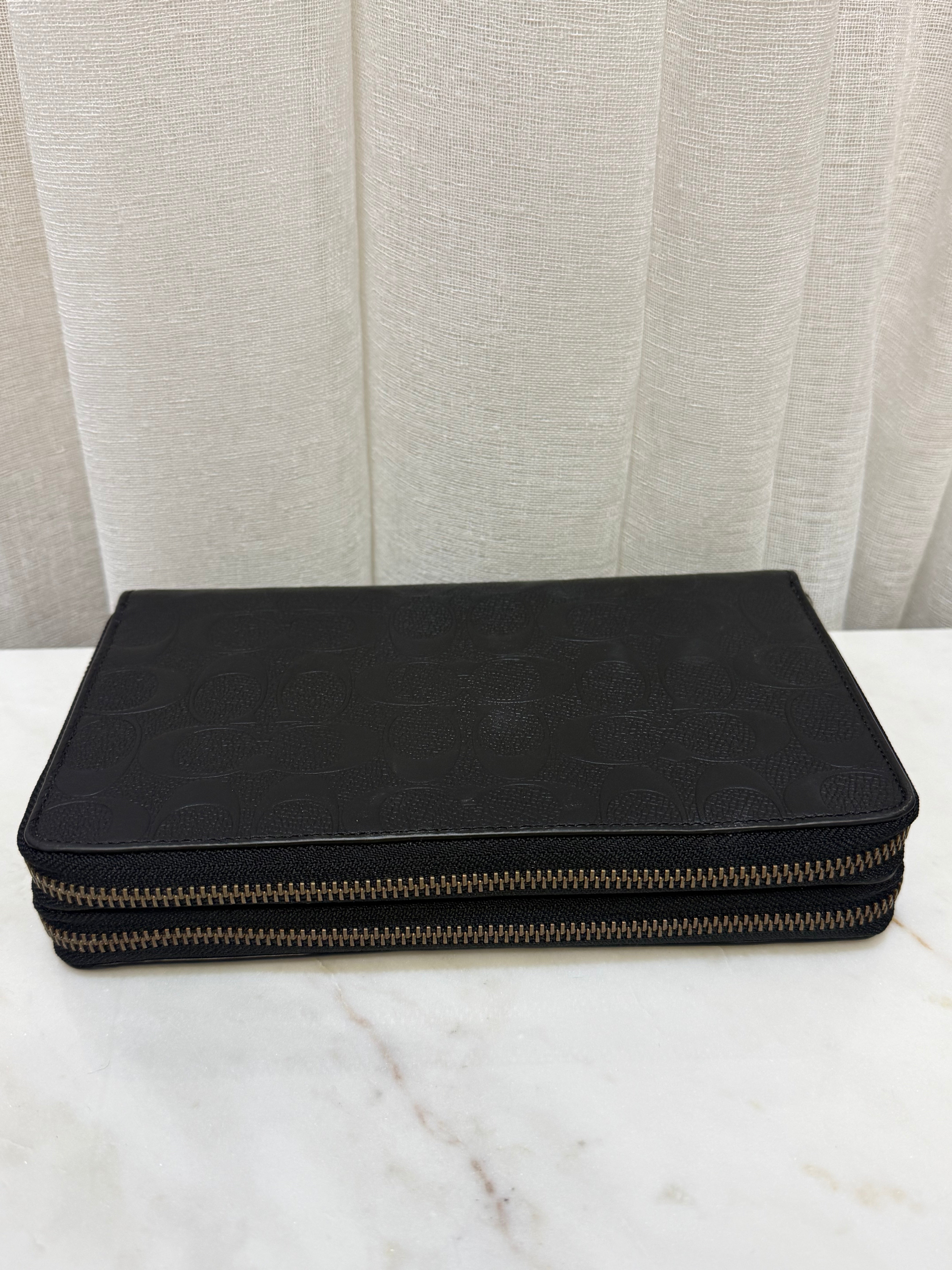Coach Travel Organiser Black