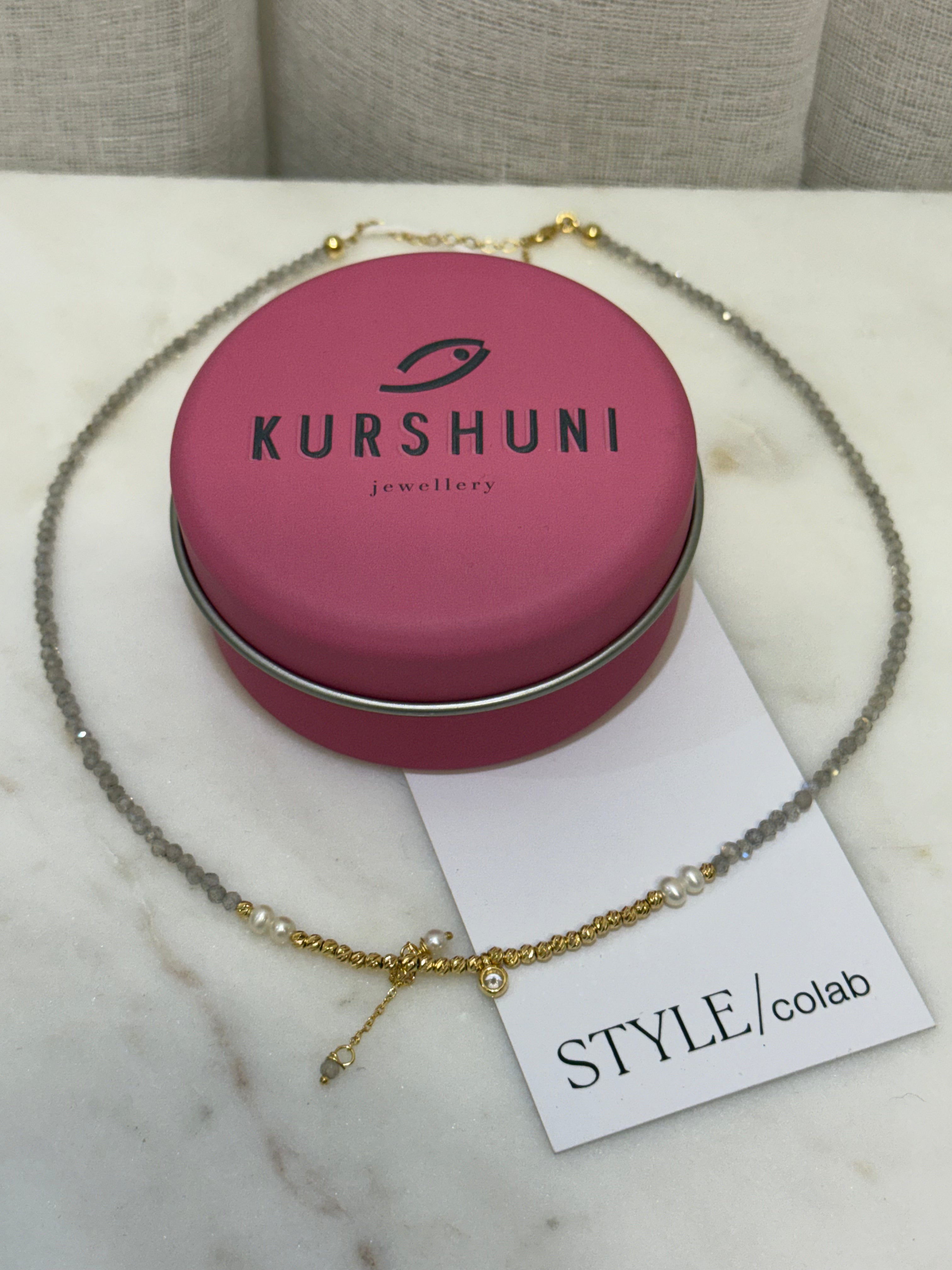 Kurshuni Lueur Gold Necklace with Stones