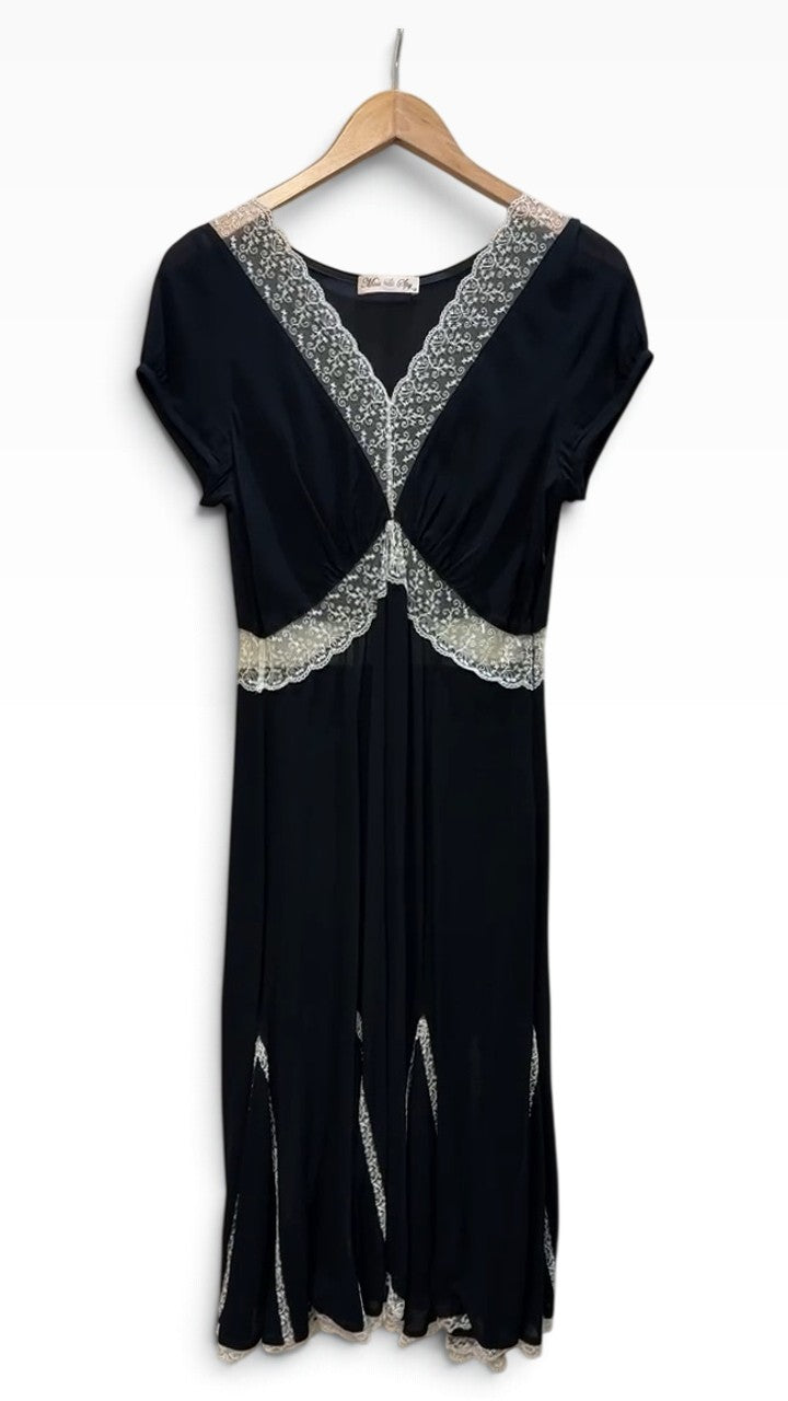 Moss & Spy Black Lace Dress 12 – preloved at STYLE/colab (photo 2 of 9)