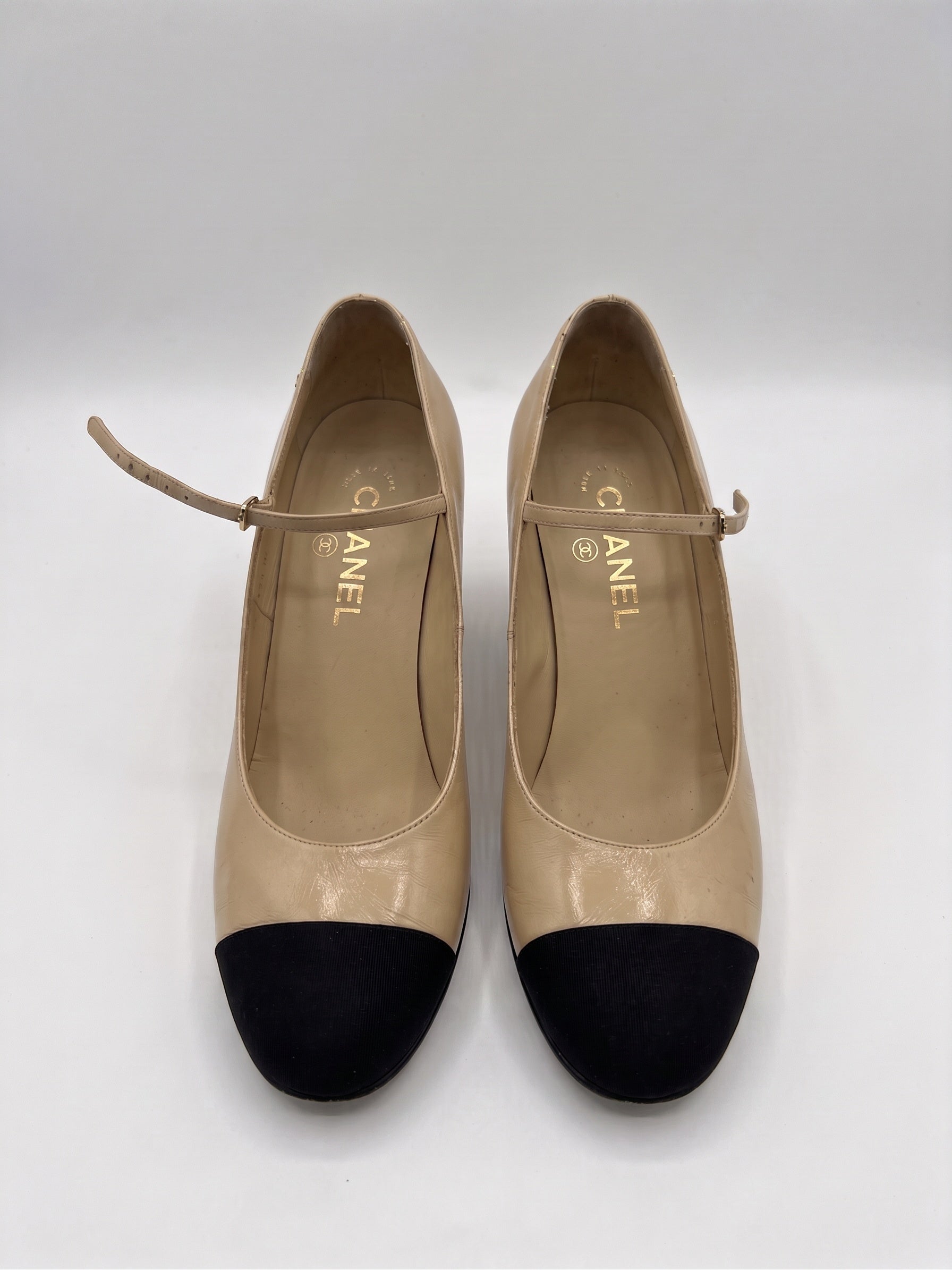 Chanel Beige Black Heels 38.5